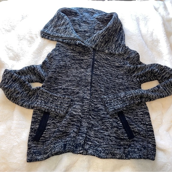 American Eagle Sweater - Picture 1 of 9